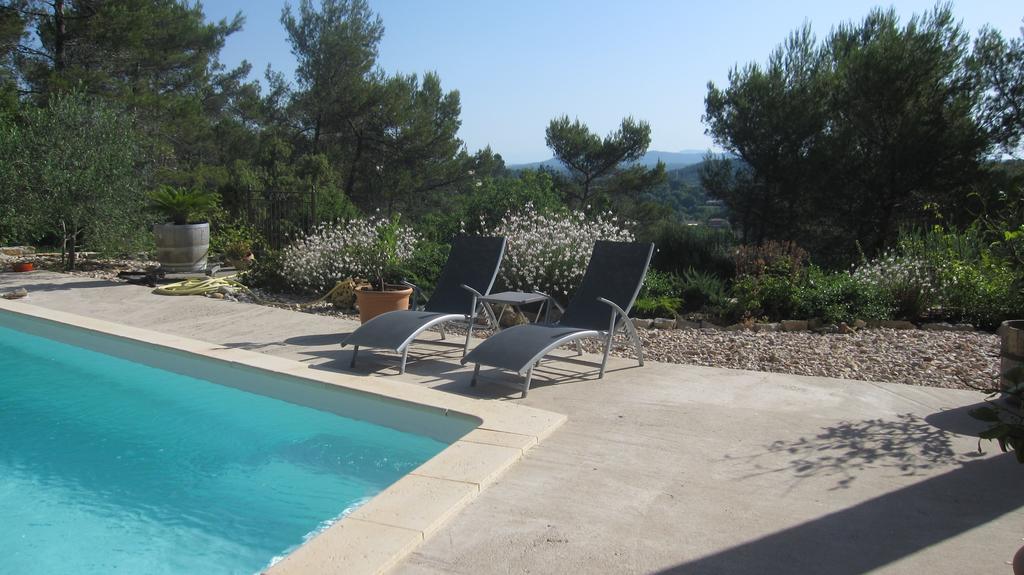 Les Hauts Des Materonnes Tourves Exterior foto